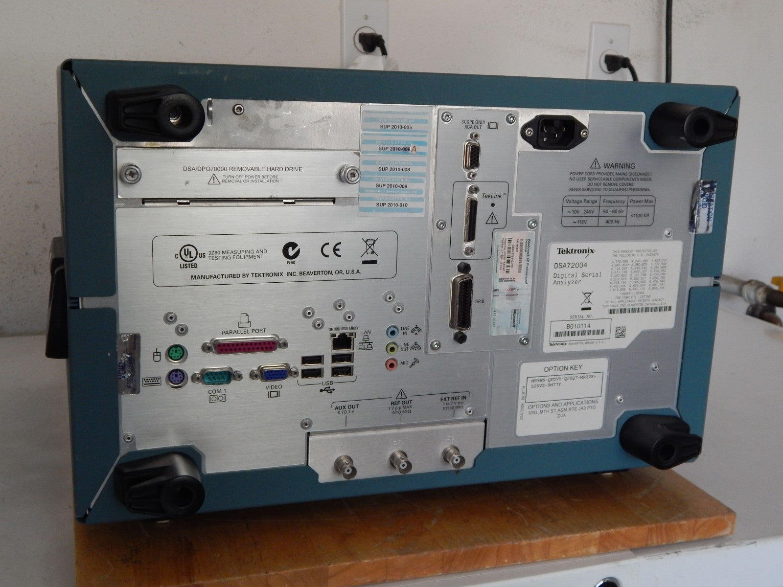 Tektronix DSA72004 Oscilloscope, option loaded 10XL, JA3,RTE, s/n B010114 Tektronix DSA72004 Oscilloscope, option loaded 10XL, JA3,RTE, s/n B010114